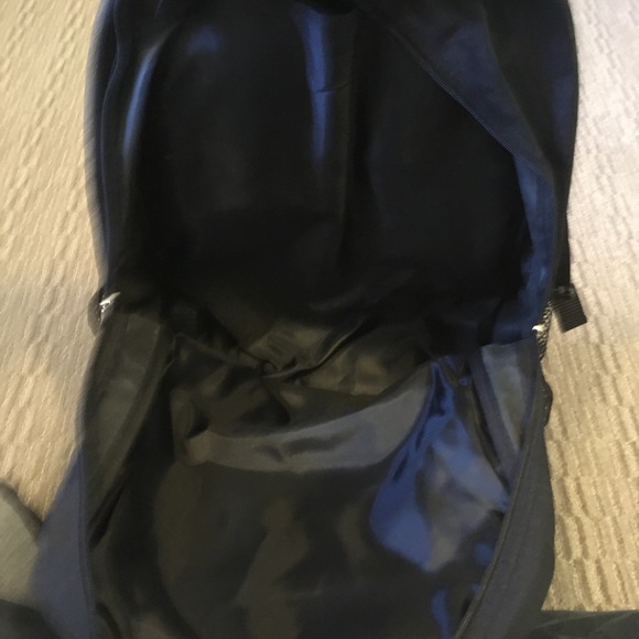 Knapsack On Wheels - Picture 3 of 5